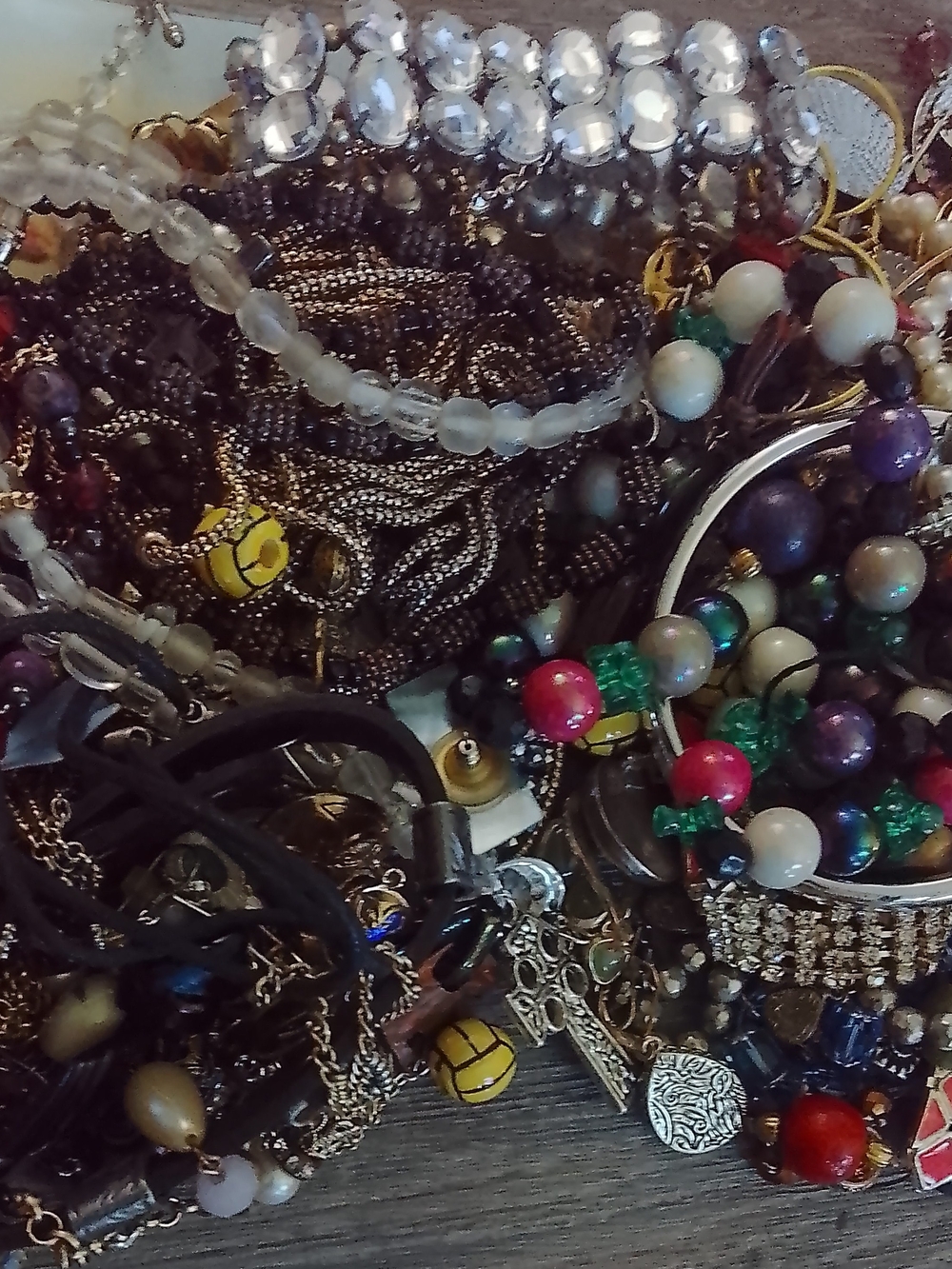 Mixed Craft Jewelry Lot 1 ( 2.5 lb.) - Picture 3 of 6